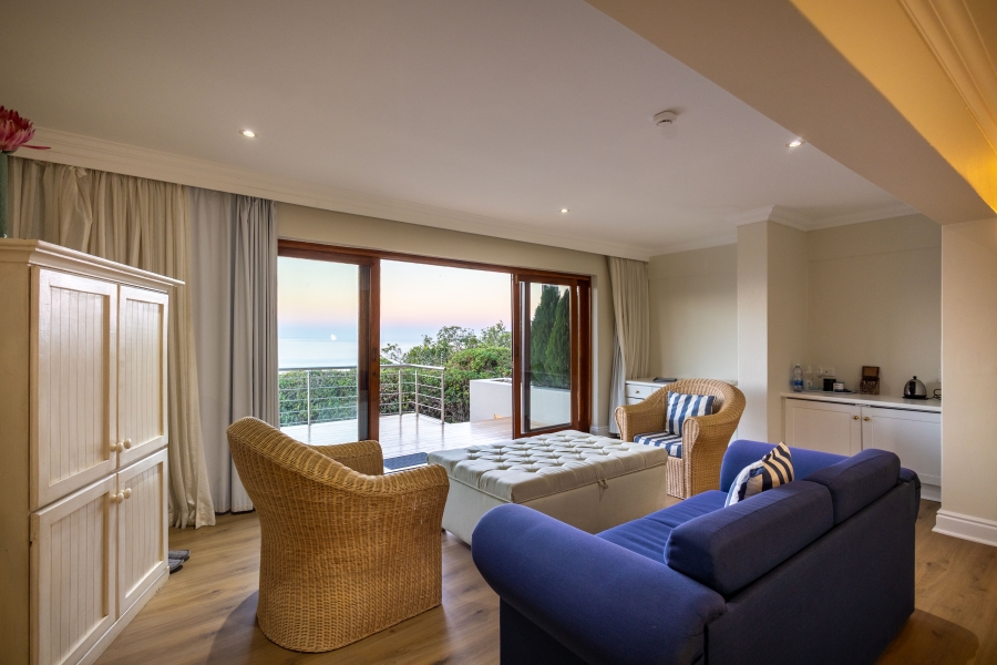 7 Bedroom Property for Sale in Bowtie Western Cape